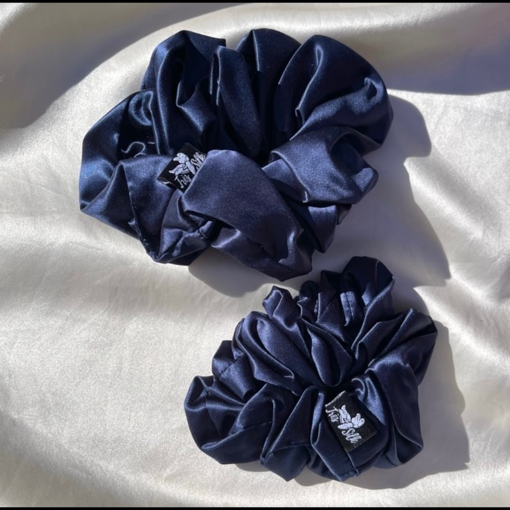 SILK Scrunchies Set of 2- Très Silk- Navy blue scrunchies 1 large 1 medi…